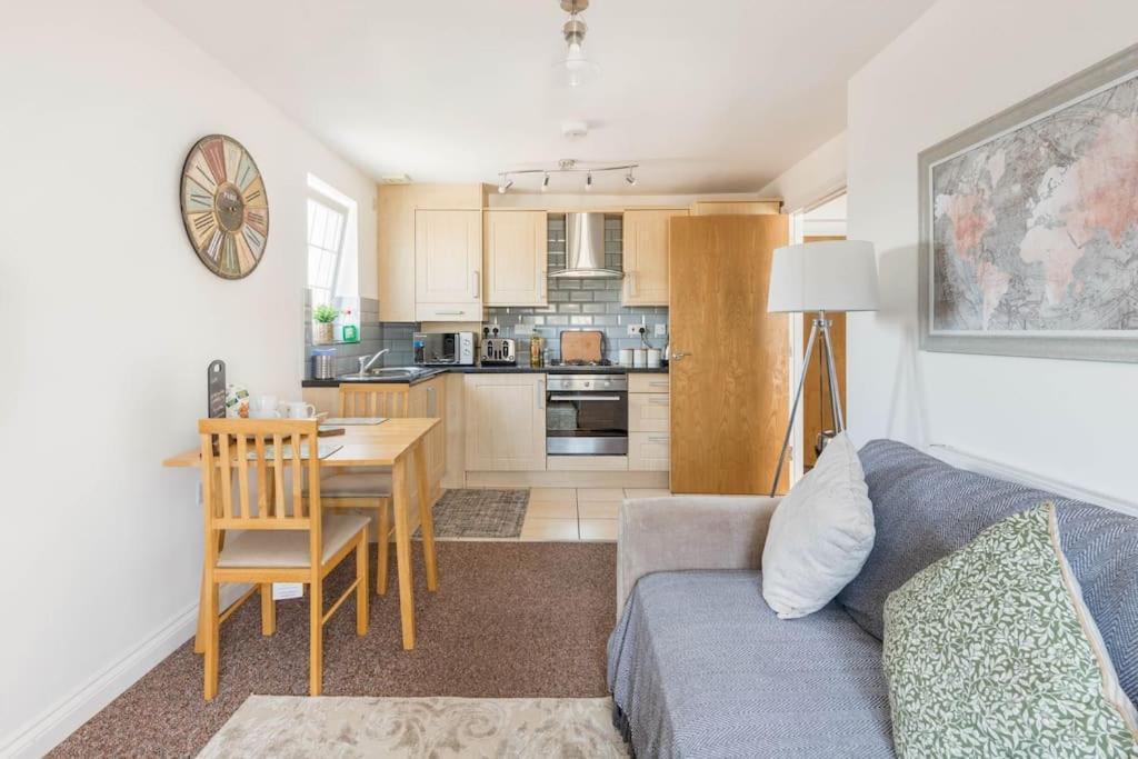 Seafront Flat-private Parking-short Walk To Town * Weston-super-Mare